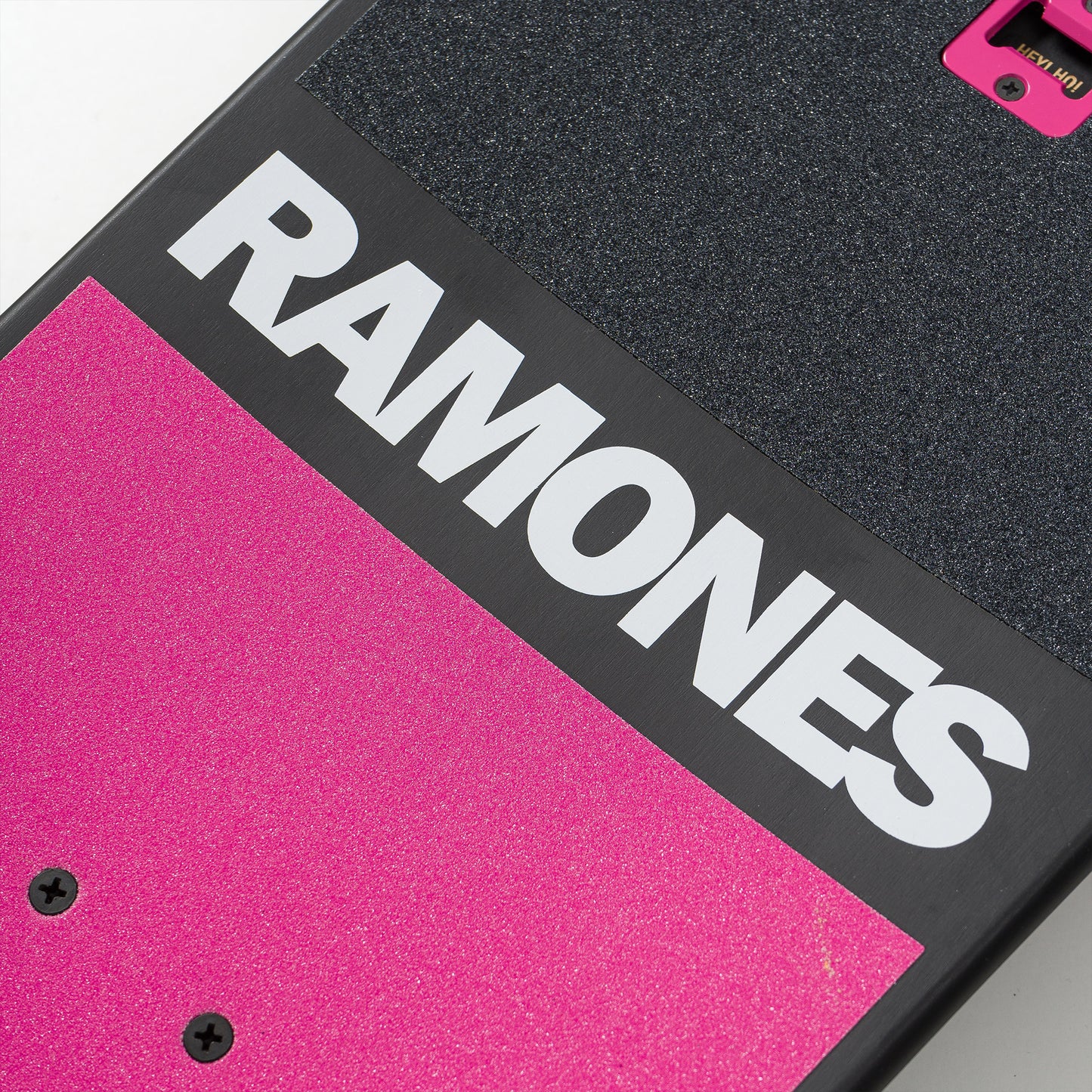 Globe x Ramones Aperture 31" Cruiserboard Hey Ho