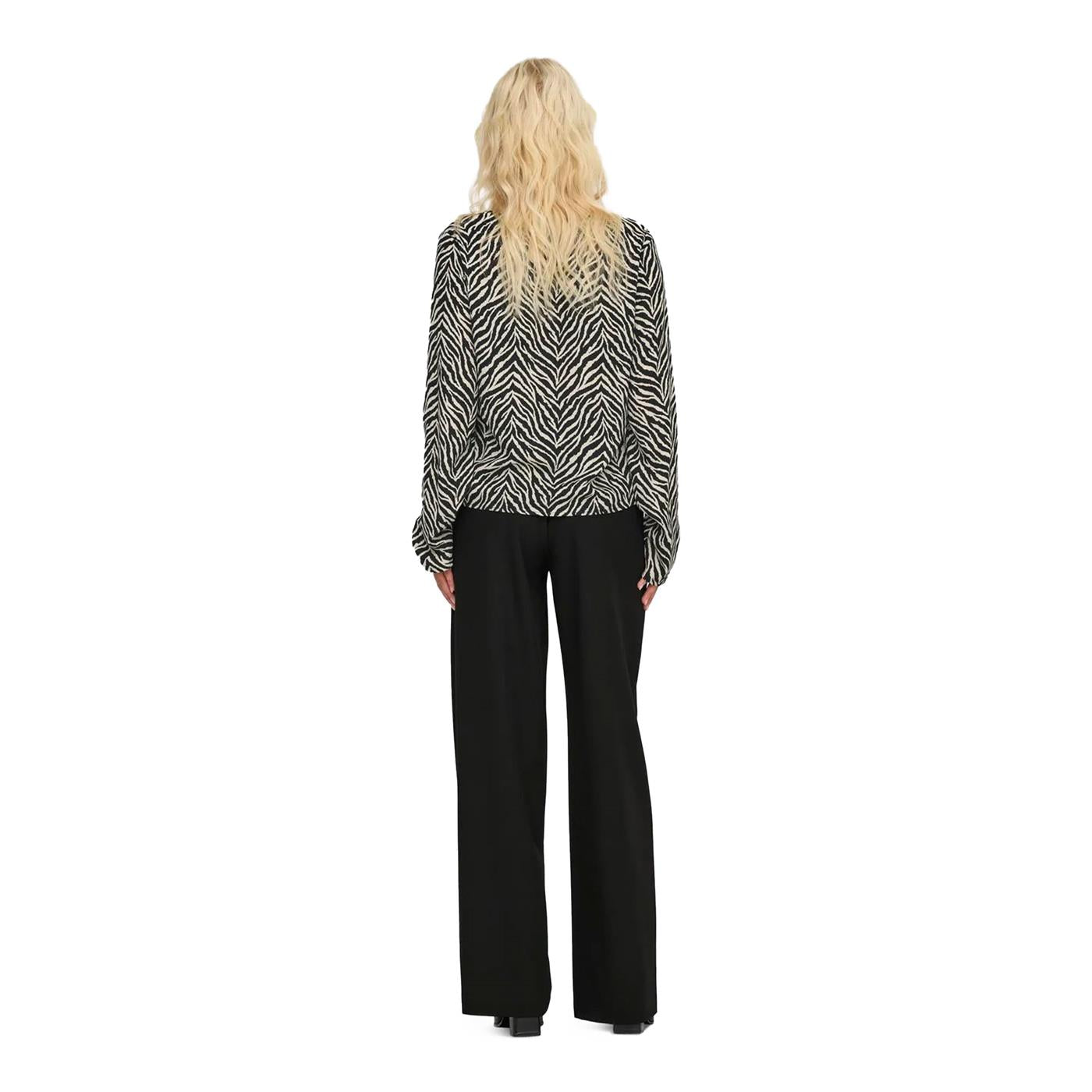 Only Helen Life L/S Tie Top Black - 15343061B