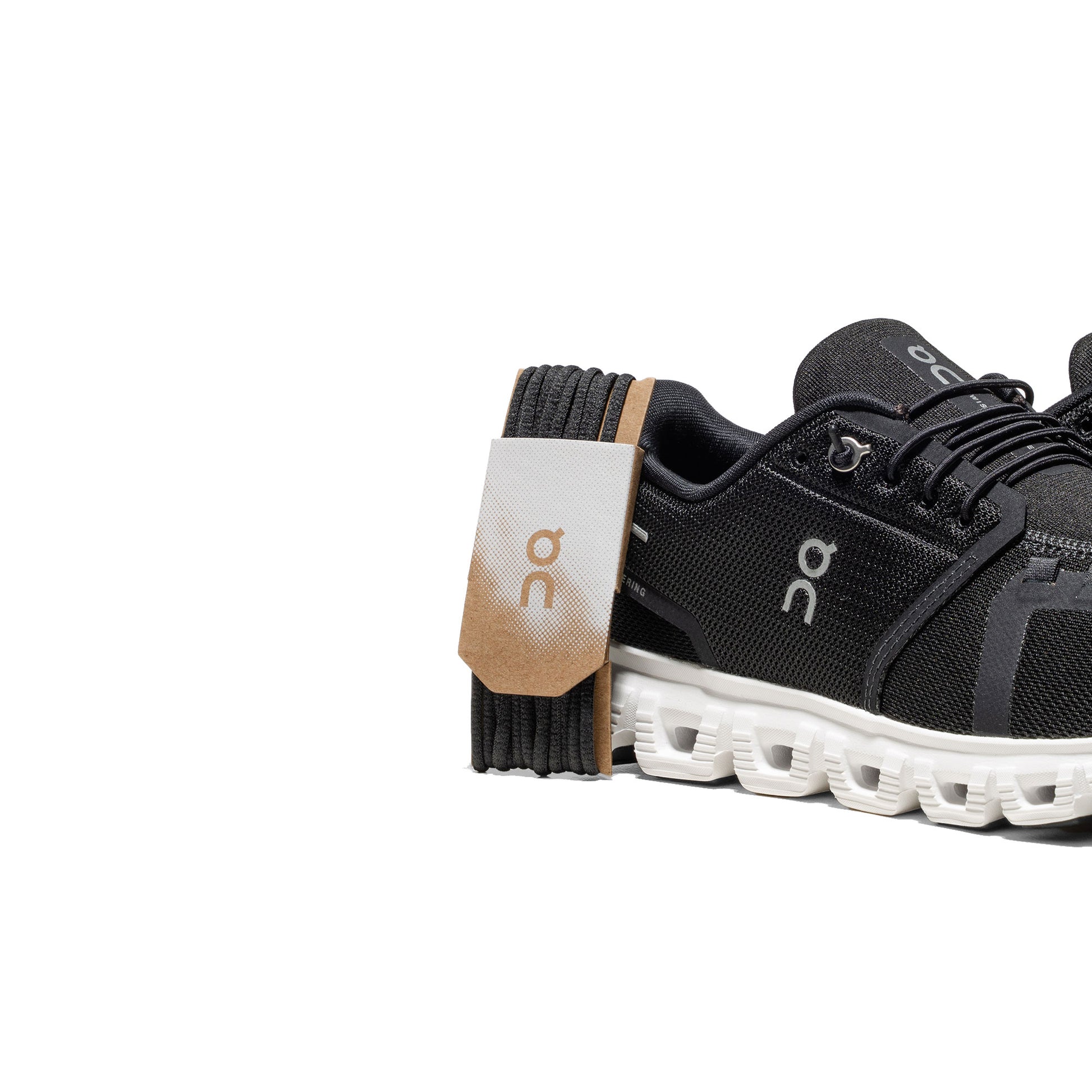 On Running Cloud 6 Black/White  - 3MF10070299