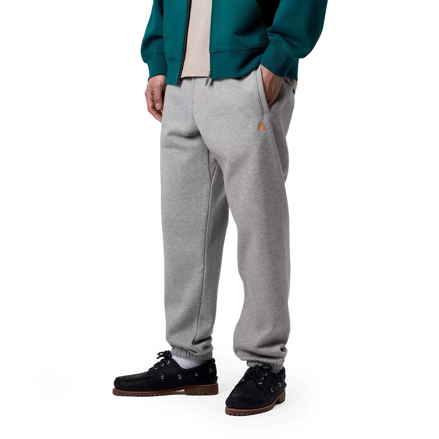 Carhartt WIP Chase Sweat Pant Grey Heather/Gold - I03366700MXX