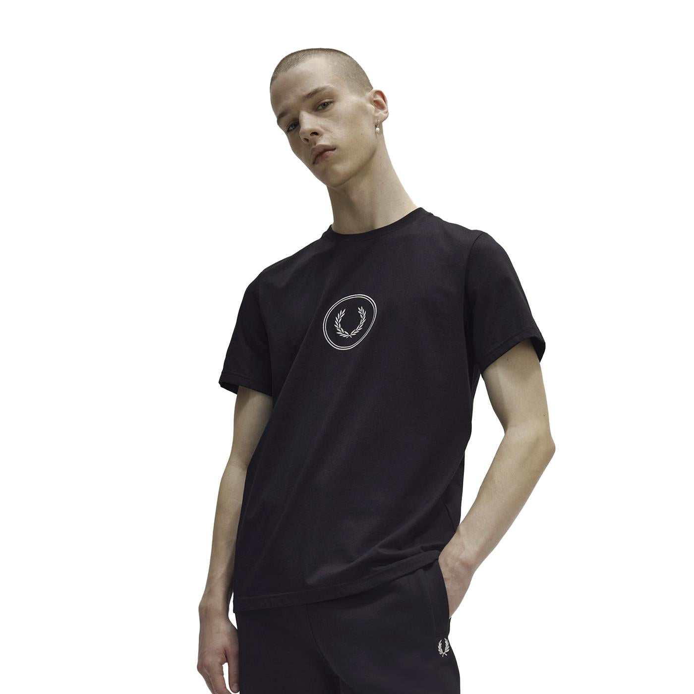 Fred Perry Circle Branding T-Shirt Black - M5630-102