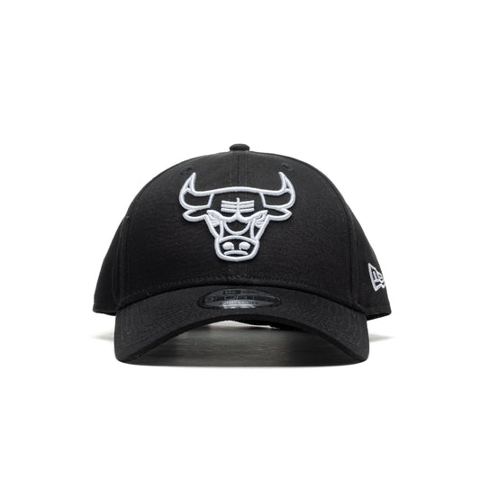 New Era NBA Essential Outline 940 Chicago Bulls Black/White  - 12292586E