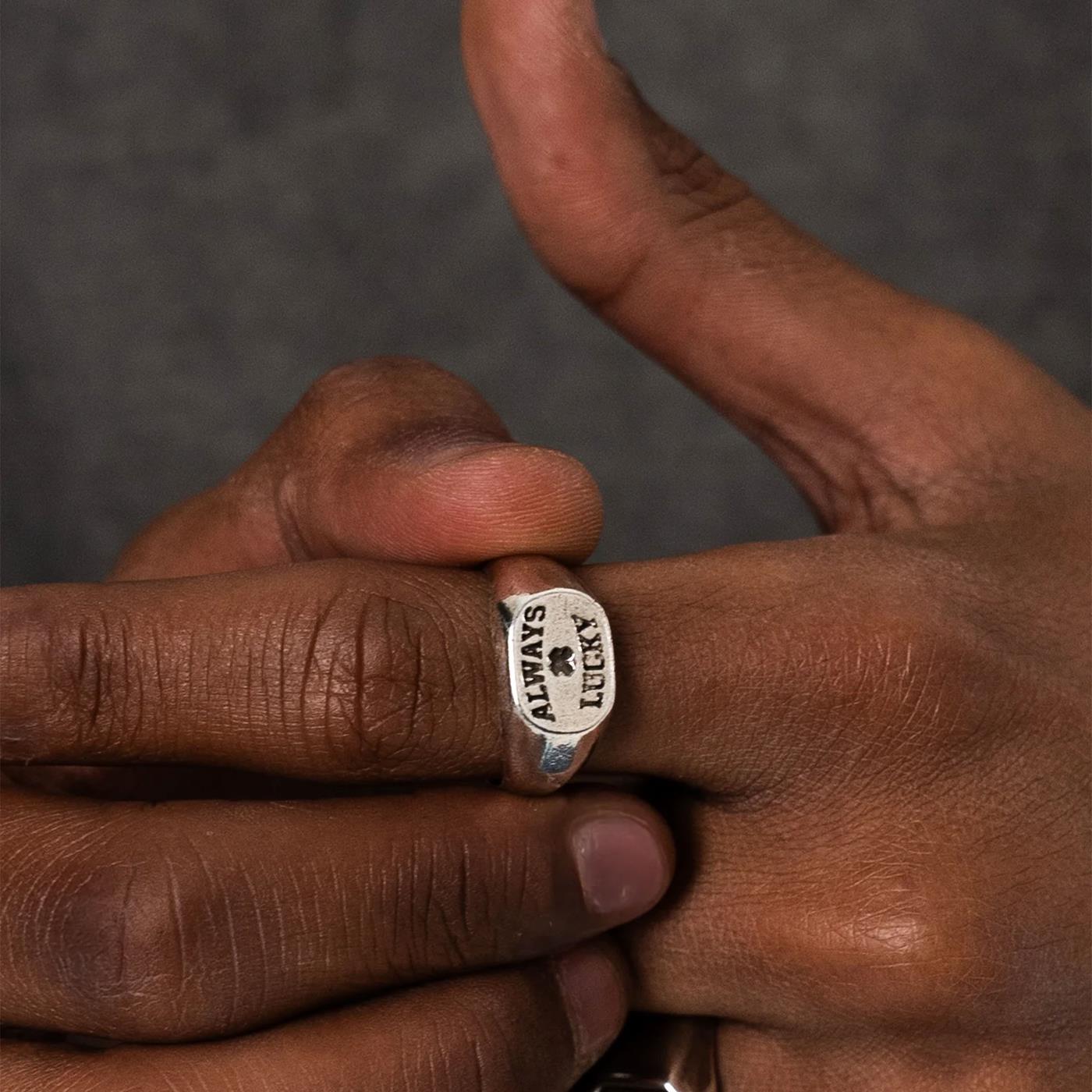 TwoJeys Always Lucky Signet Ring Silver  - 20500100110