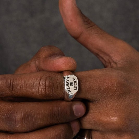 TwoJeys Always Lucky Signet Ring Silver  - 20500100110