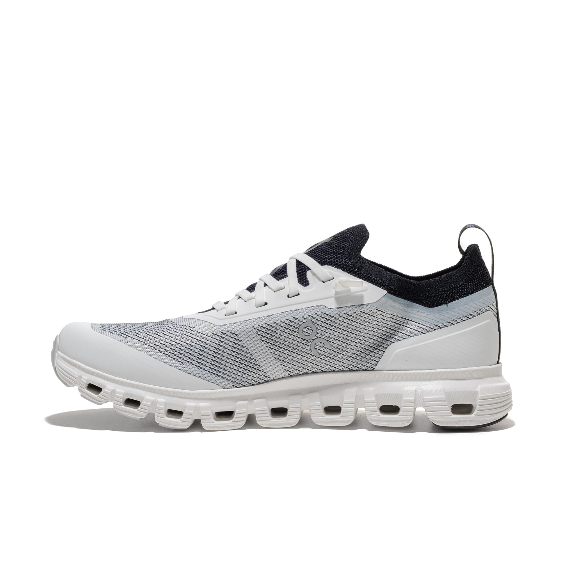 On Running Cloud 6 Versa White/Black  - 3MF10040462