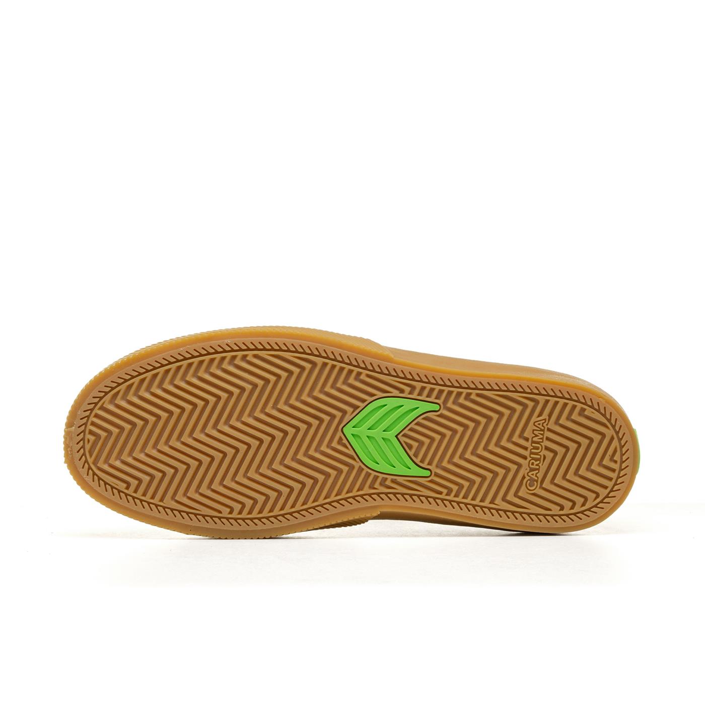 Cariuma Naioca Gum Black  - 511707B14