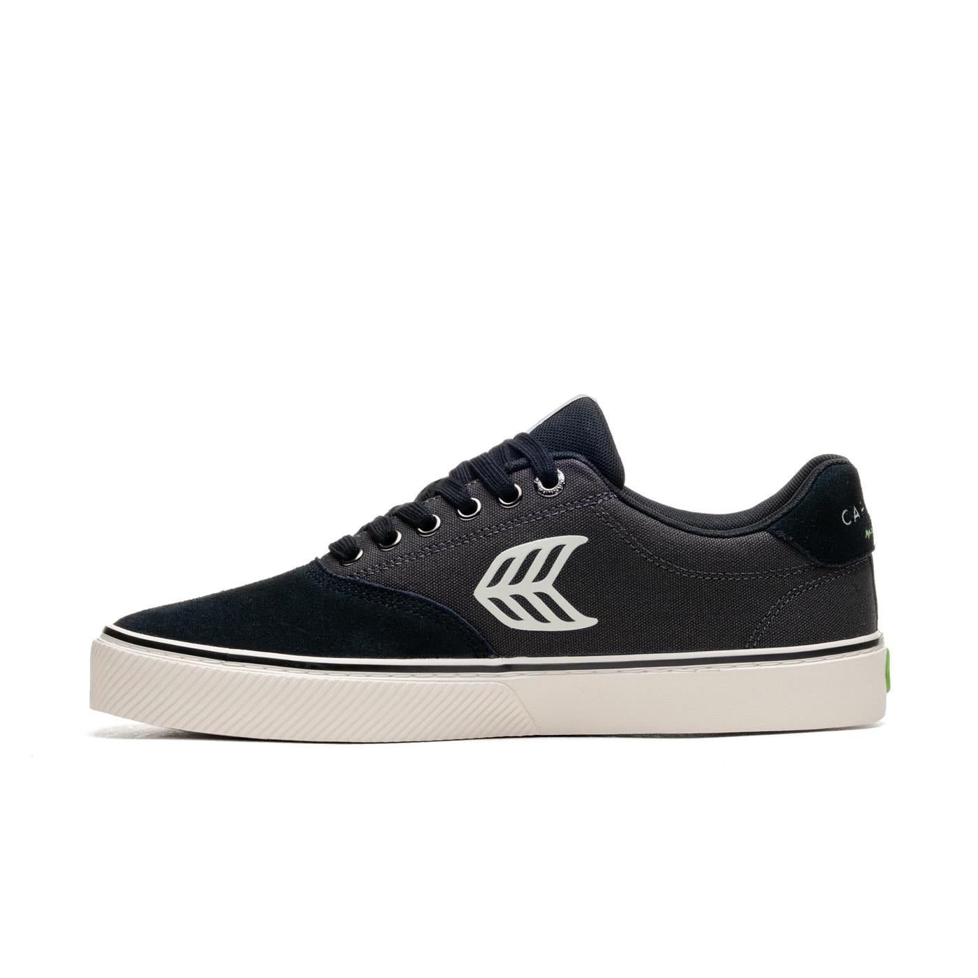 Cariuma Naioca Jet Black/Dark Grey  - 511707B29