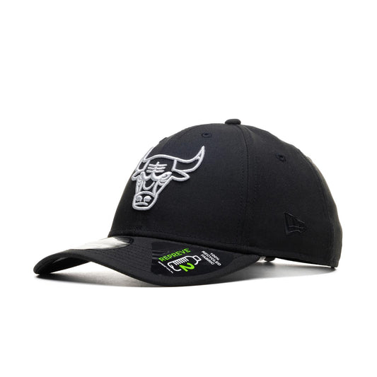 New Era Repreve Monochrome 9Forty Chicago Bulls Black  - 60358121