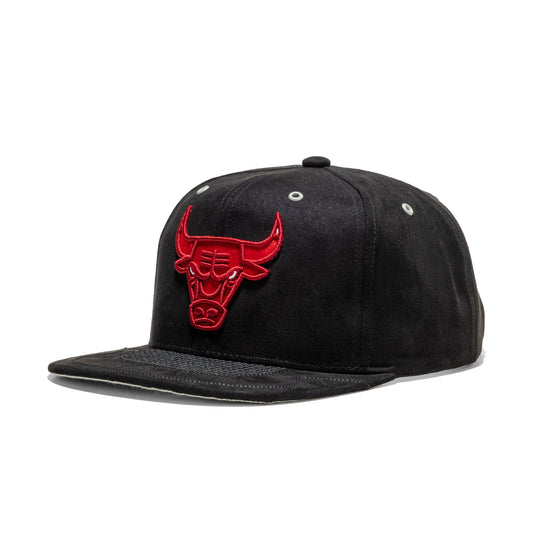 Mitchell & Ness Day 4 Snapback Chicago Bulls Black/Red  - HHSS5822-CBUBKRD
