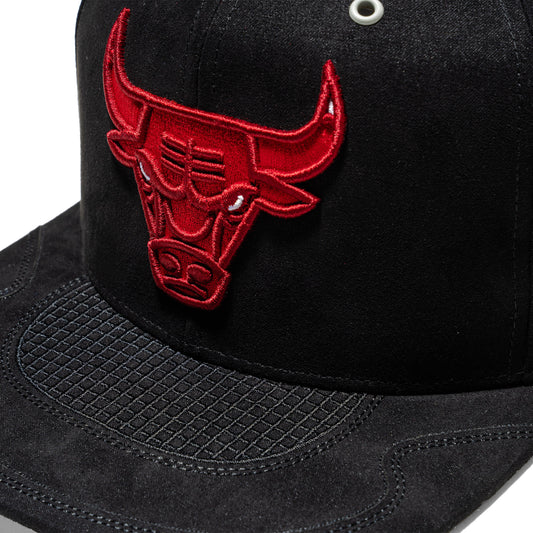 Mitchell & Ness Day 4 Snapback Chicago Bulls Black/Red  - HHSS5822-CBUBKRD
