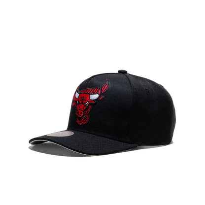 Mitchell & Ness Tilted Pro Snapback Chicago Bulls Black  - HP12813-CBUBLCK