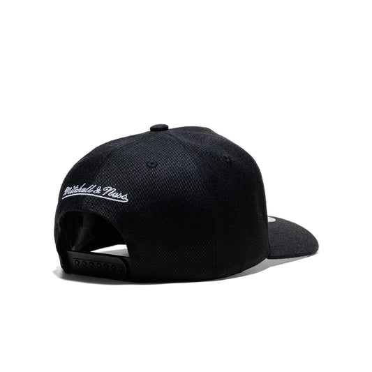 Mitchell & Ness Tilted Pro Snapback Chicago Bulls Black  - HP12813-CBUBLCK