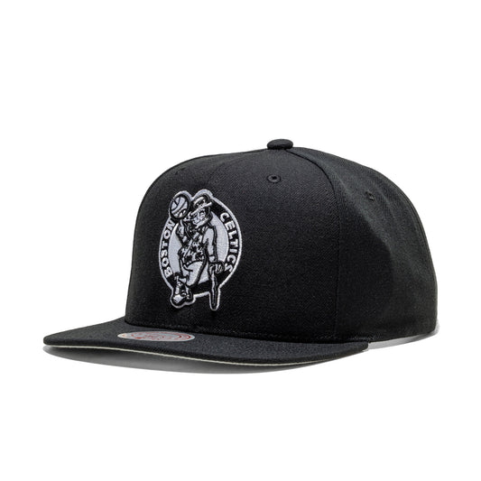 Mitchell & Ness Evergreen Black/White Snapback Celtics  - HS8547-BCEBLCK