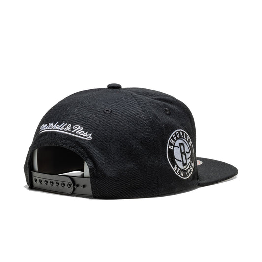 Mitchell & Ness Evergreen Black/White Snapback Nets  - HS8547-BNEBLCK