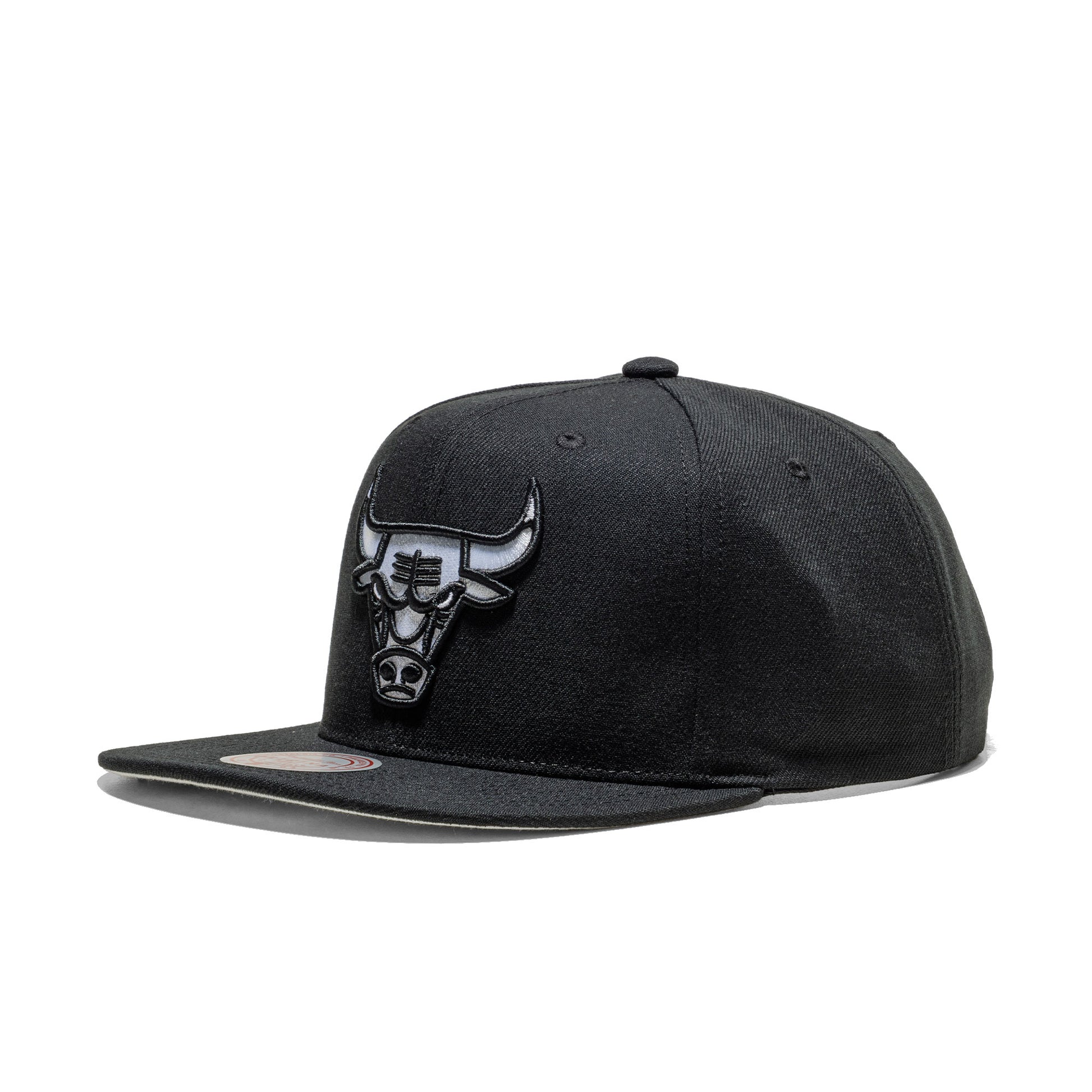 Mitchell & Ness Evergreen Black/White Snapback Bulls  - HS8547-CBUBLCK