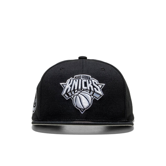 Mitchell & Ness Evergreen Black/White Snapback NY Knicks  - HS8547-NYLBLCK