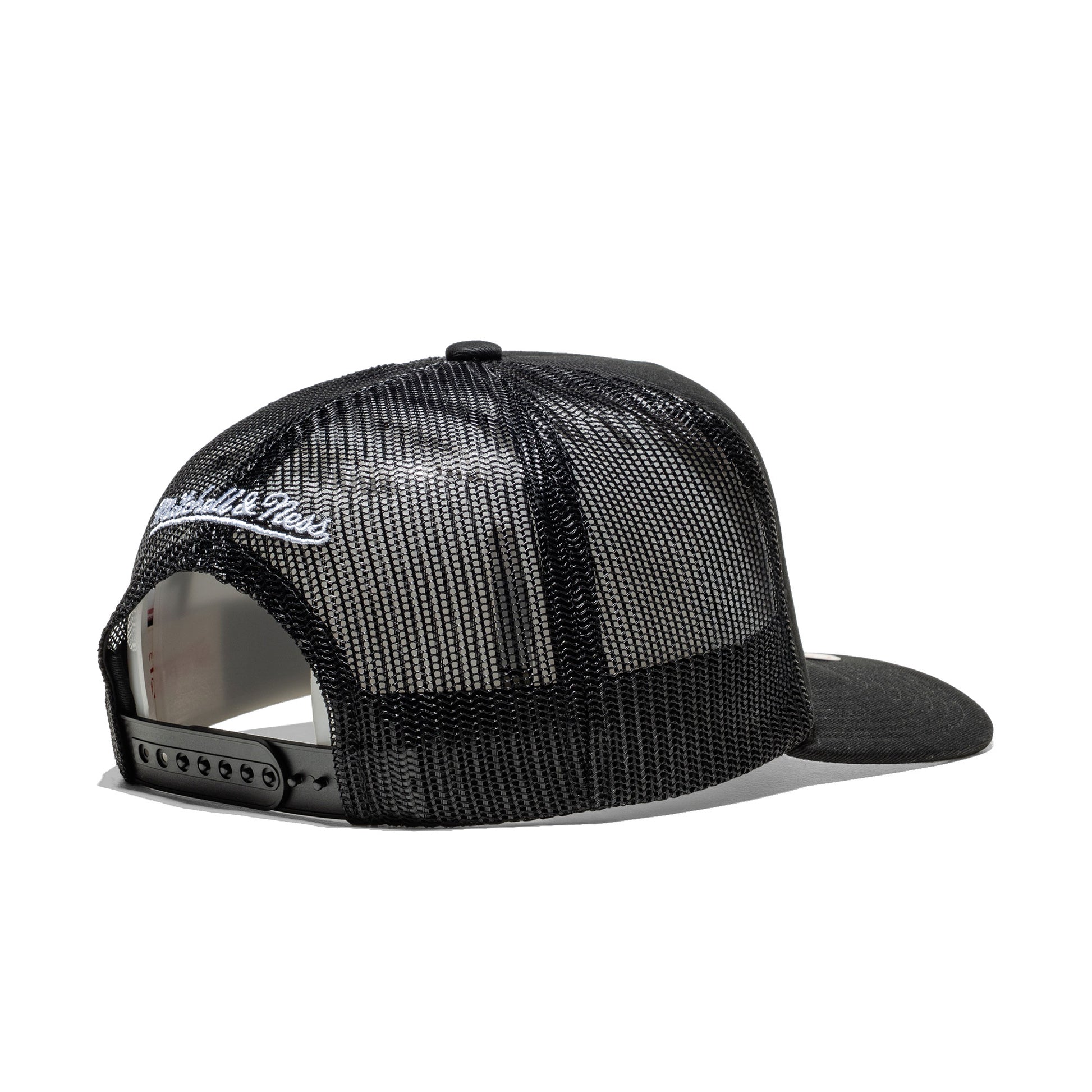 Mitchell & Ness Evergreen Trucker Hat Brooklyn Nets Black  - HT8032-BNEBLCK