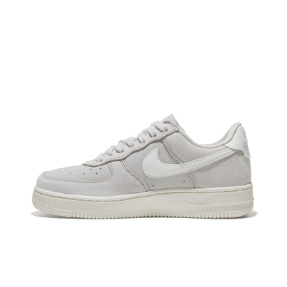 Nike W Air Force 1 Retro Prem Ess Light Bone/Sail  - IQ9722-001