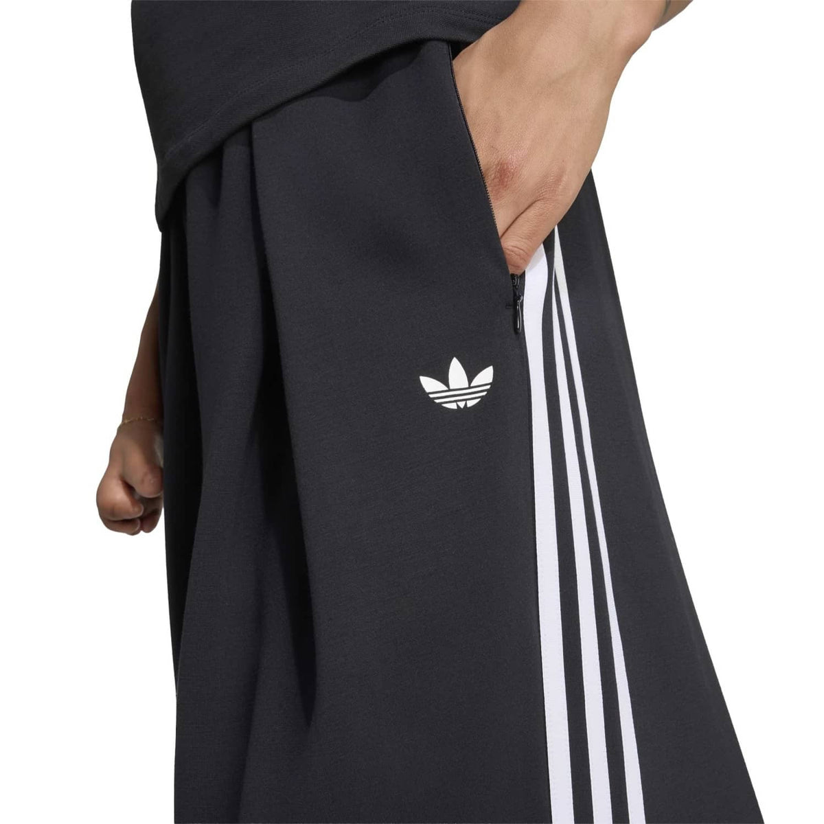 Adidas Originals x Jennie Pleated TP Black  - LD8922