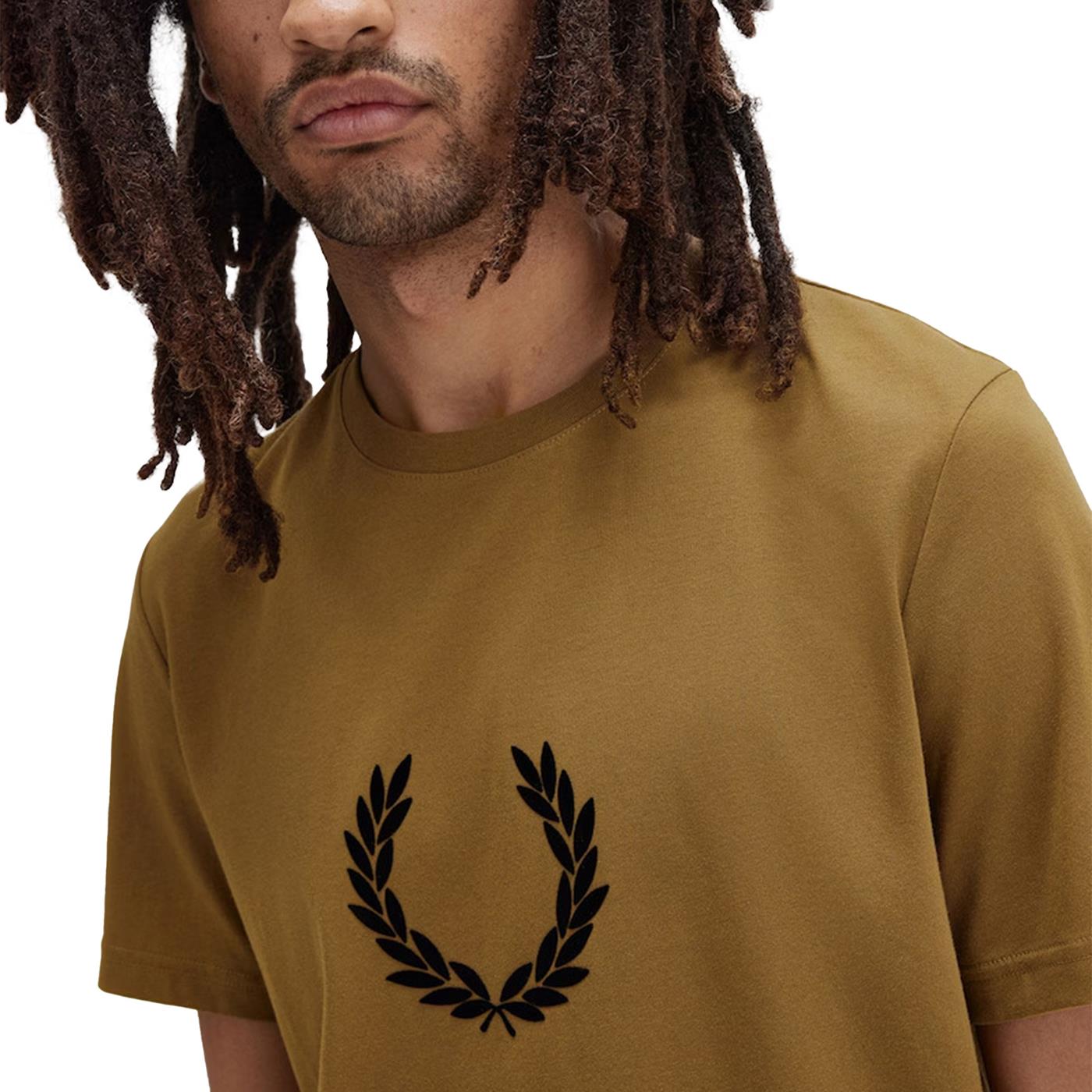 Fred Perry Flocked Laurel Wreath T-Shirt Light Oyster  - M7708-P96