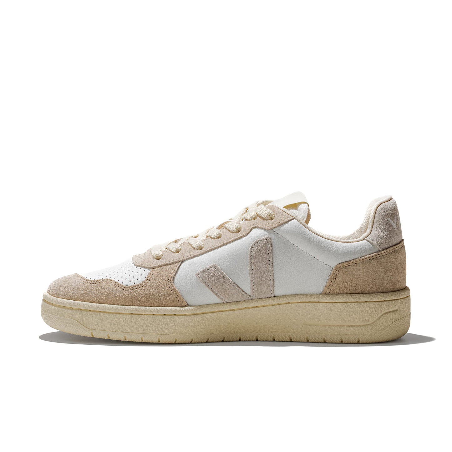 Veja V-82 Leather White/Natural/Almond  - VE3321696